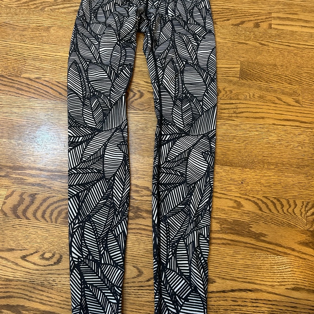 Lululemon Athletica Black and White Patterned Leggings